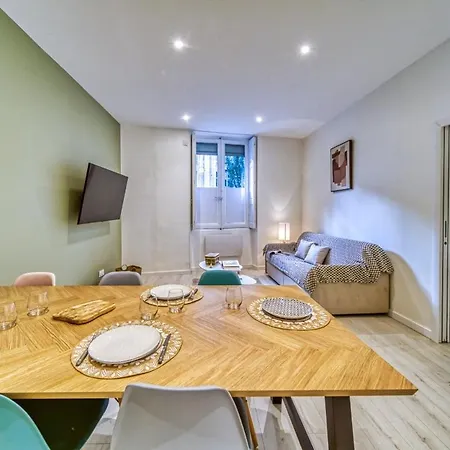 Le Centre 1, Logement Decore Avec Gout Et Moderne Dans L'hypercentre De Boulevard Agutte Sembat, Entierement Equipe Et Amenage Pour Accueillir Confortablement 4 Personnes Гренобль