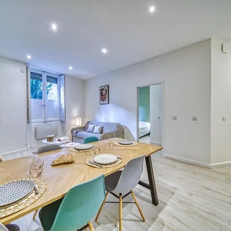 Le Centre 1, Logement Decore Avec Gout Et Moderne Dans L'hypercentre De Boulevard Agutte Sembat, Entierement Equipe Et Amenage Pour Accueillir Confortablement 4 Personnes Апартаменты Гренобль