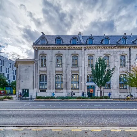 Апартаменты Le Centre 1, Logement Decore Avec Gout Et Moderne Dans L'hypercentre De Boulevard Agutte Sembat, Entierement Equipe Et Amenage Pour Accueillir Confortablement 4 Personnes Гренобль